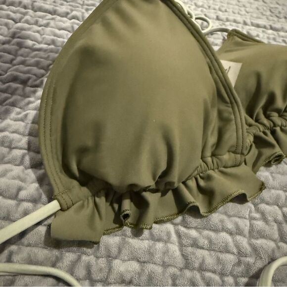 ABERCROMBIE & FITCH OLIVE GREEN RUFFLE STRING BIKINI TOP – SIZE XL - Picture 4 of 15